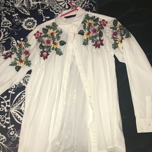 Button down floral embroidered top